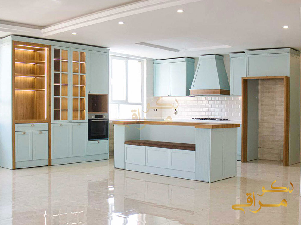 مدل کابینت پلی اورتان طرح چوب قهوه‌ای برای آشپزخانه لوکس