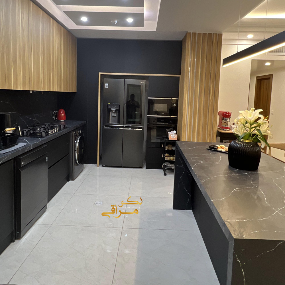 کابینت آشپزخانه مدرن اروپایی طرح چوب و مشکی