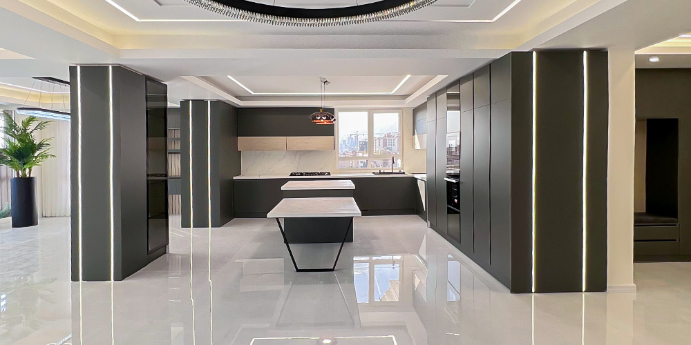کابینت طوسی تیره مات در آشپزخانه پینترسی