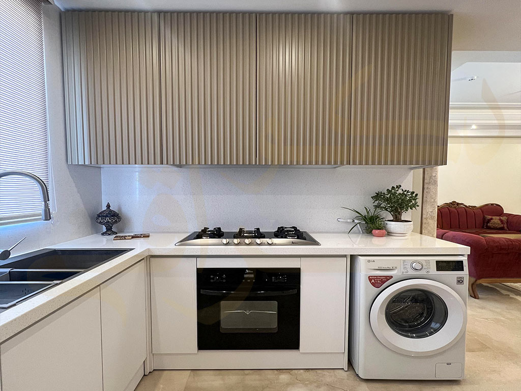 مدل کابینت مدرن اروپایی دو رنگ سفید و نسکافه ای
