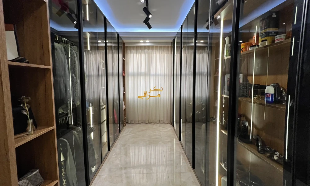 طراحی و اجرا کلوزت روم لاکچری و شیشه ای
