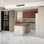 کابینت نئوکلاسیک گریژ با چوب طبیعی بلوط