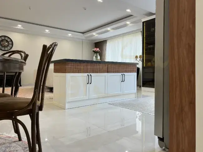 کابینت نئوکلاسیک با کافی بار