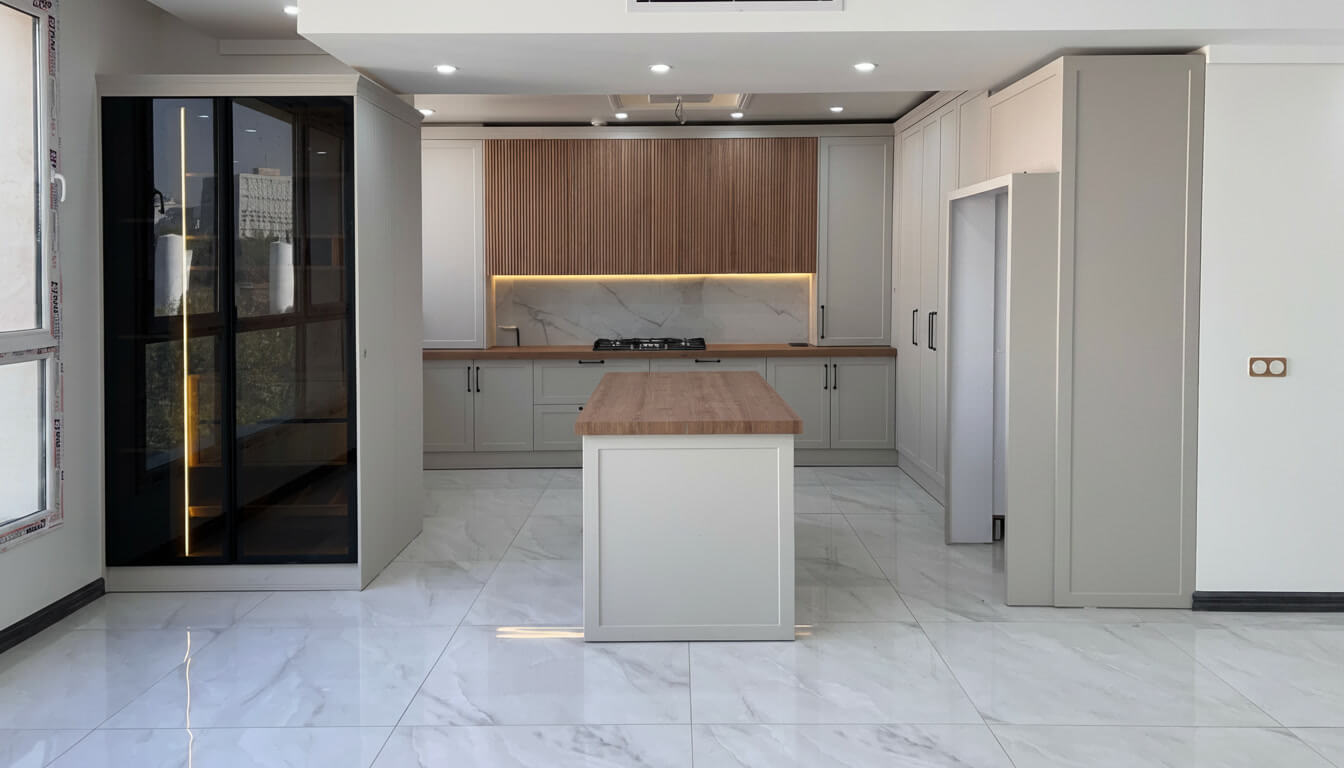 کابینت نئوکلاسیک گریژ با چوب طبیعی بلوط و کافی بار دکوفیکس با صفحه SPL ایتالیایی